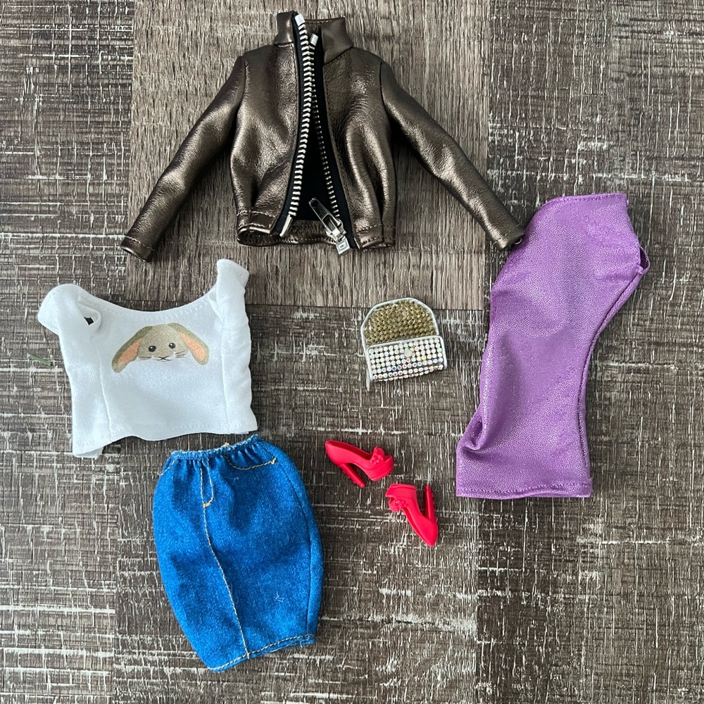 Barbie doll clothing set 2 outfits, shoes and purse